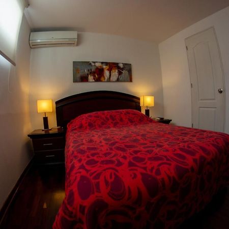 Bed & Breakfast - La Casa De Ceci リマ エクステリア 写真