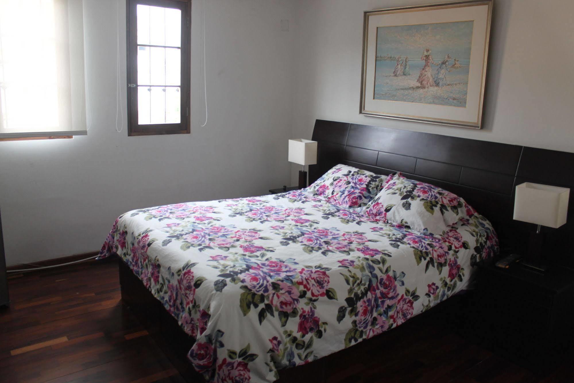 Bed & Breakfast - La Casa De Ceci リマ エクステリア 写真